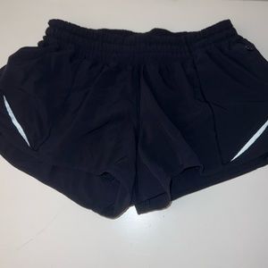 Lululemon Hotty Hot short 2.5”